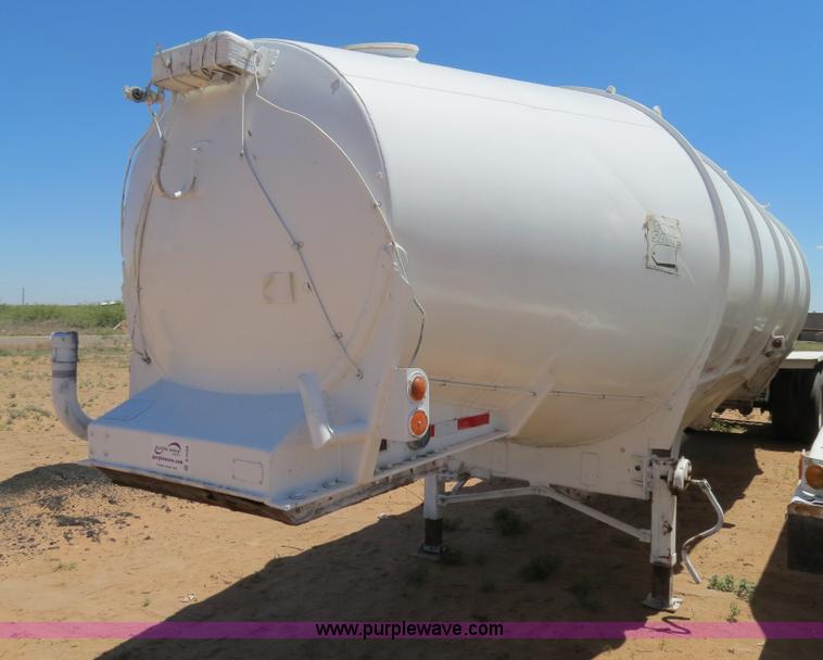 image for item B2298 1965 Fruehauf 40' aluminum pneumatic dry bulk trailer
