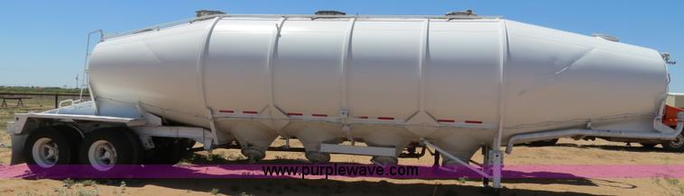 image for item B2298 1965 Fruehauf 40' aluminum pneumatic dry bulk trailer
