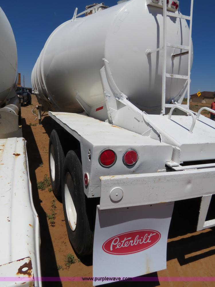 image for item B2298 1965 Fruehauf 40' aluminum pneumatic dry bulk trailer