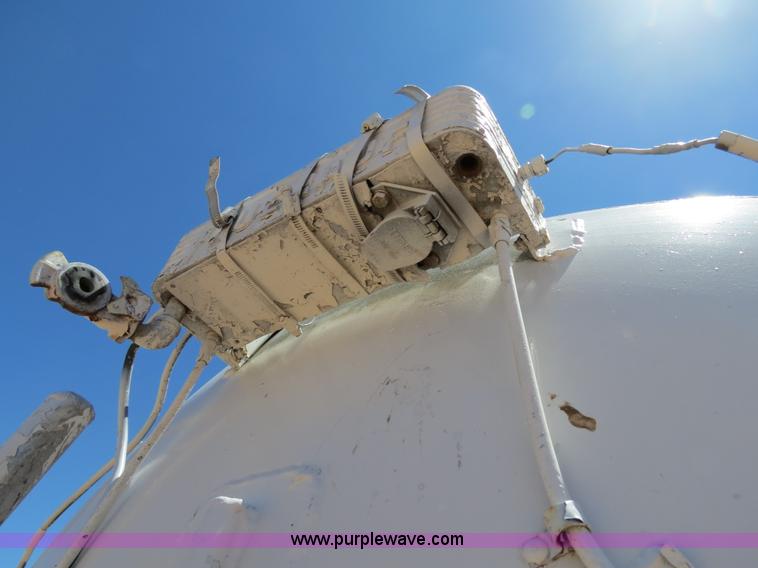 image for item B2298 1965 Fruehauf 40' aluminum pneumatic dry bulk trailer