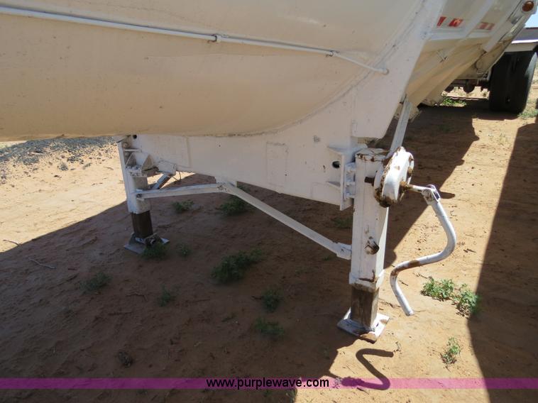 image for item B2298 1965 Fruehauf 40' aluminum pneumatic dry bulk trailer