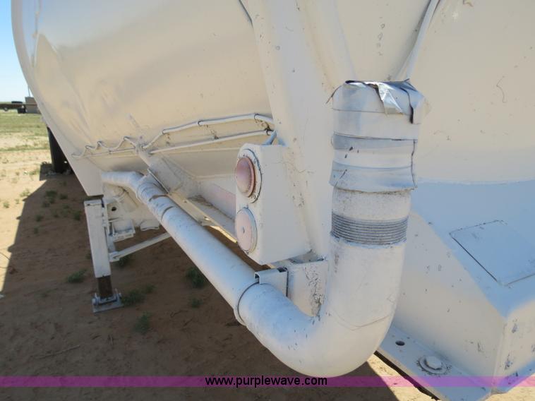 image for item B2298 1965 Fruehauf 40' aluminum pneumatic dry bulk trailer