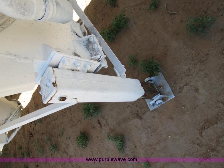 image for item B2298 1965 Fruehauf 40' aluminum pneumatic dry bulk trailer