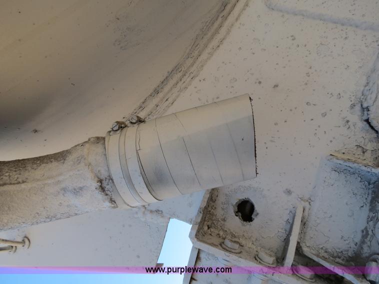 image for item B2298 1965 Fruehauf 40' aluminum pneumatic dry bulk trailer