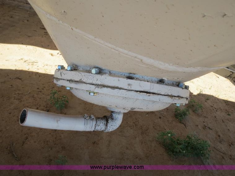 image for item B2298 1965 Fruehauf 40' aluminum pneumatic dry bulk trailer