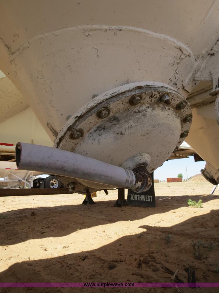 image for item B2298 1965 Fruehauf 40' aluminum pneumatic dry bulk trailer