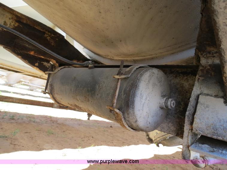 image for item B2298 1965 Fruehauf 40' aluminum pneumatic dry bulk trailer