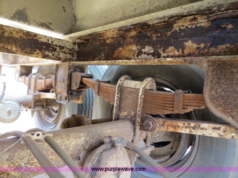 image for item B2298 1965 Fruehauf 40' aluminum pneumatic dry bulk trailer