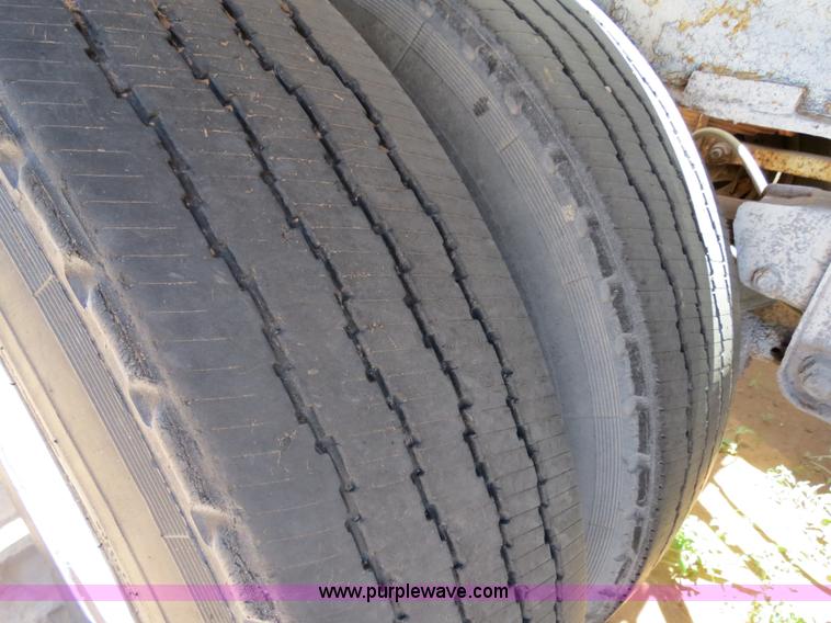 image for item B2298 1965 Fruehauf 40' aluminum pneumatic dry bulk trailer