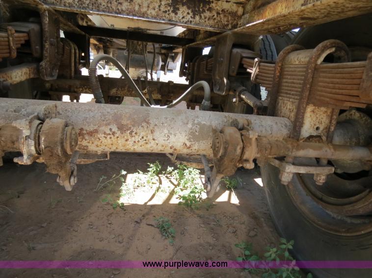 image for item B2298 1965 Fruehauf 40' aluminum pneumatic dry bulk trailer