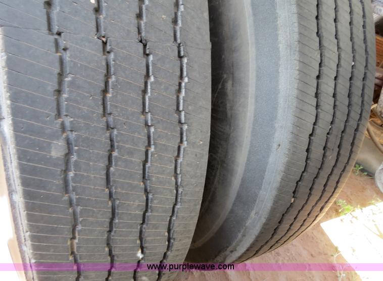 image for item B2298 1965 Fruehauf 40' aluminum pneumatic dry bulk trailer