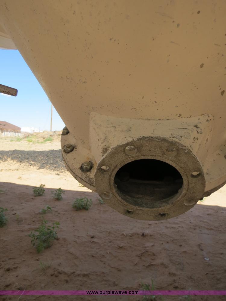 image for item B2298 1965 Fruehauf 40' aluminum pneumatic dry bulk trailer