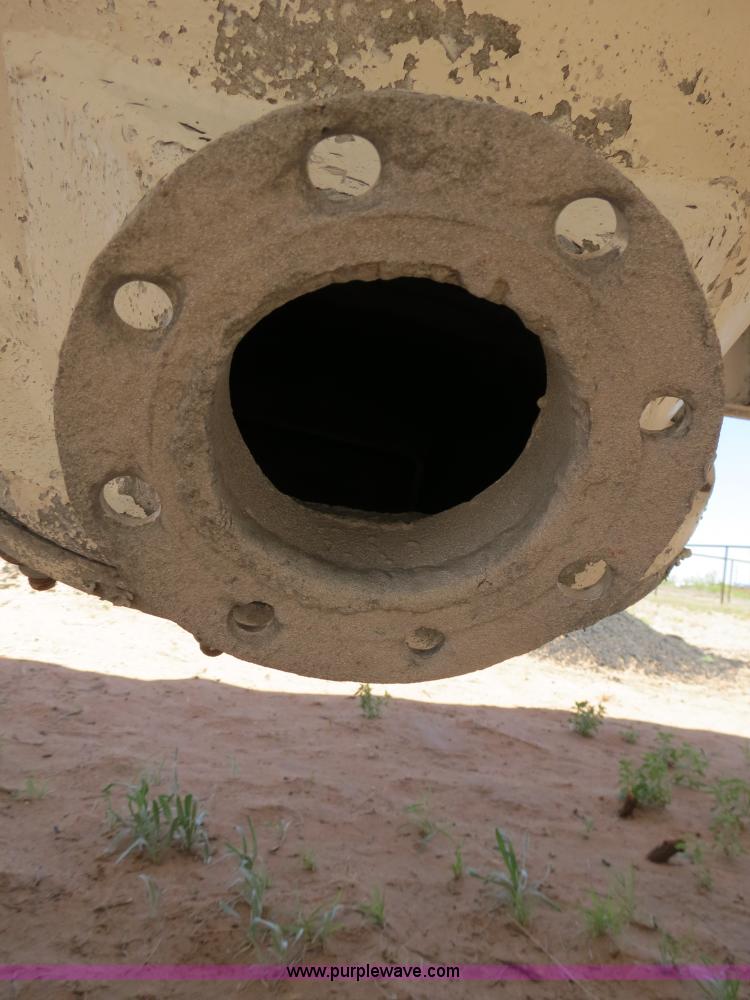 image for item B2298 1965 Fruehauf 40' aluminum pneumatic dry bulk trailer