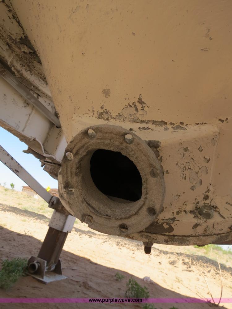 image for item B2298 1965 Fruehauf 40' aluminum pneumatic dry bulk trailer