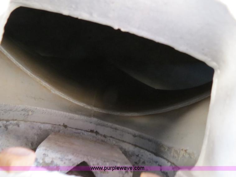 image for item B2298 1965 Fruehauf 40' aluminum pneumatic dry bulk trailer