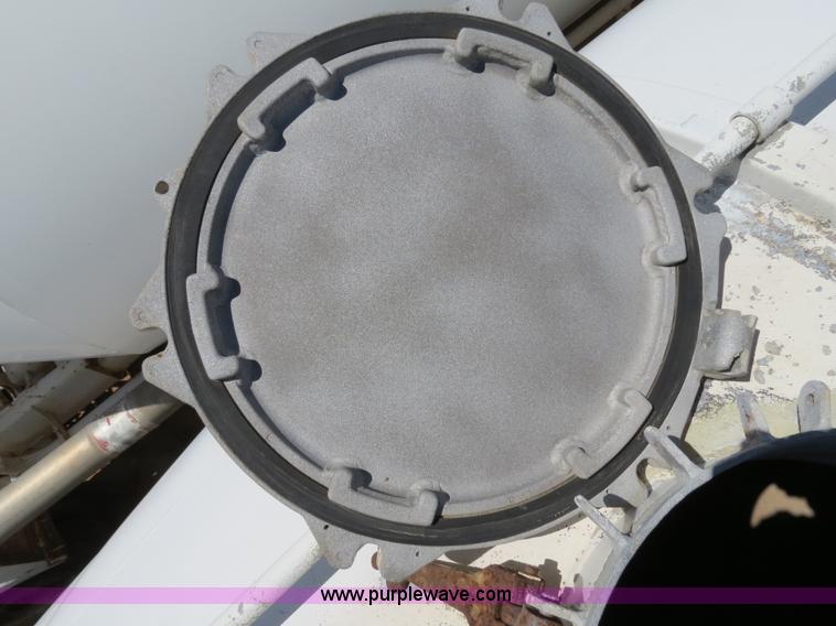 image for item B2298 1965 Fruehauf 40' aluminum pneumatic dry bulk trailer