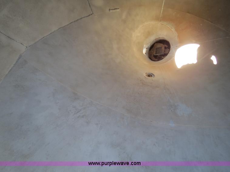 image for item B2298 1965 Fruehauf 40' aluminum pneumatic dry bulk trailer