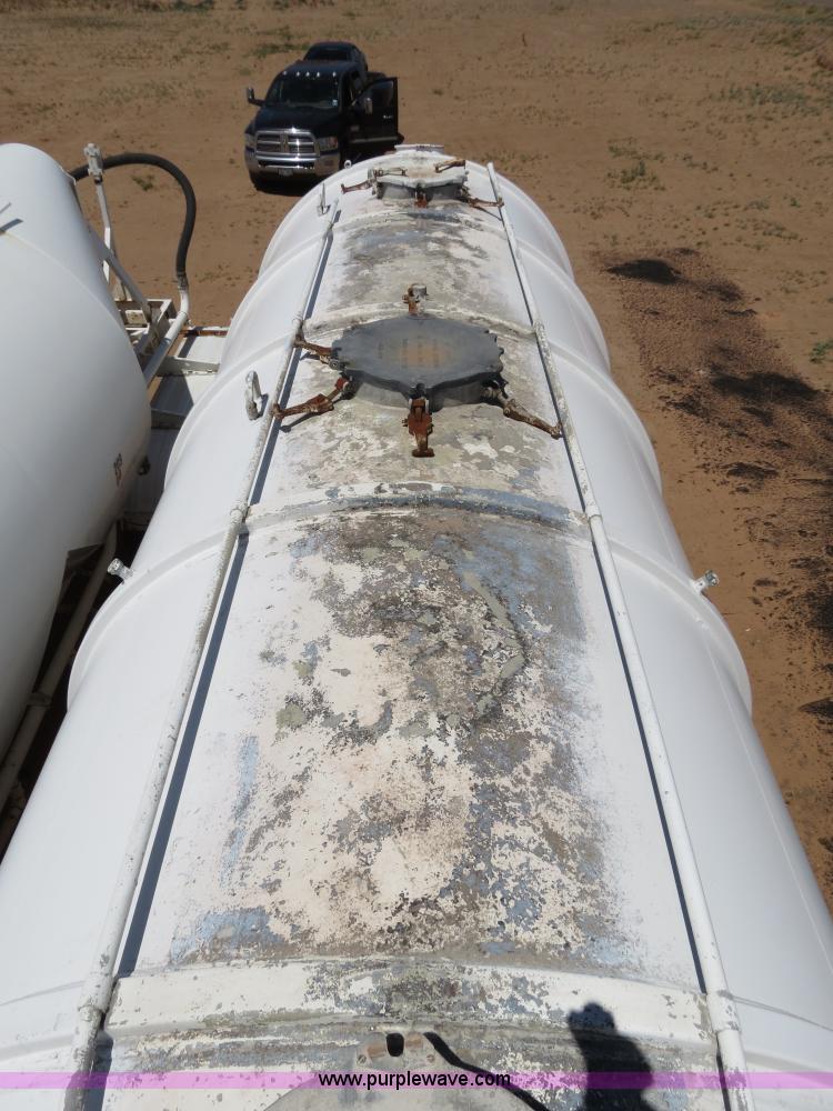 image for item B2298 1965 Fruehauf 40' aluminum pneumatic dry bulk trailer