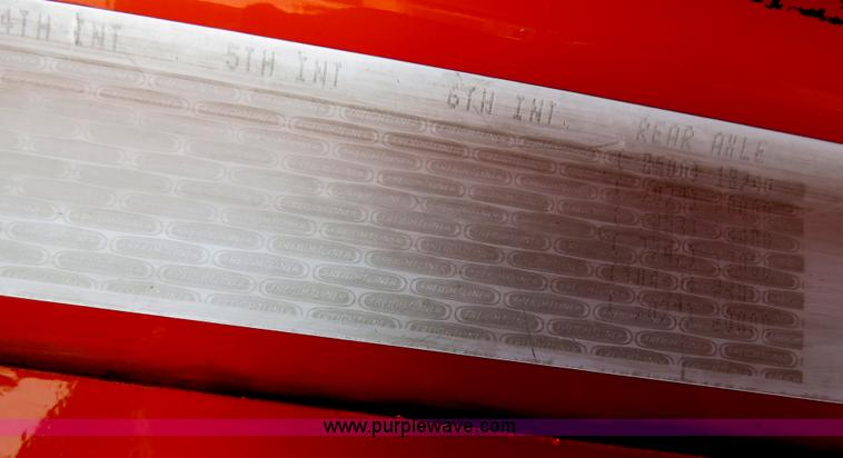 image for item B2299 2005 Freightliner Century Class S/T semi truck