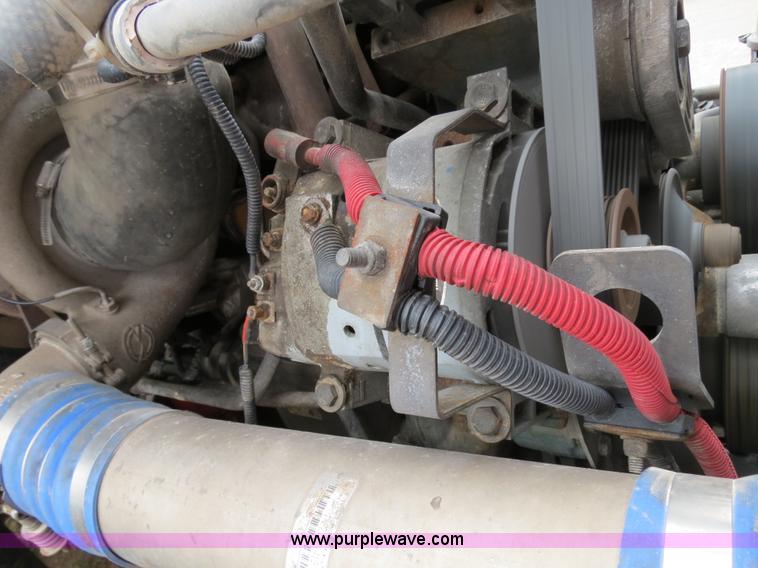 image for item B2299 2005 Freightliner Century Class S/T semi truck