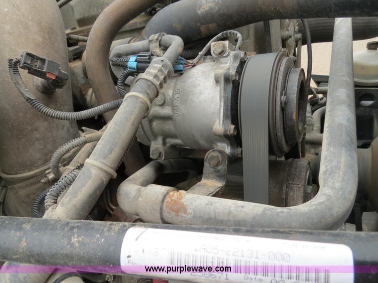 image for item B2299 2005 Freightliner Century Class S/T semi truck