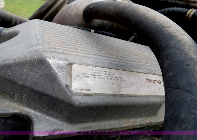 image for item B2299 2005 Freightliner Century Class S/T semi truck