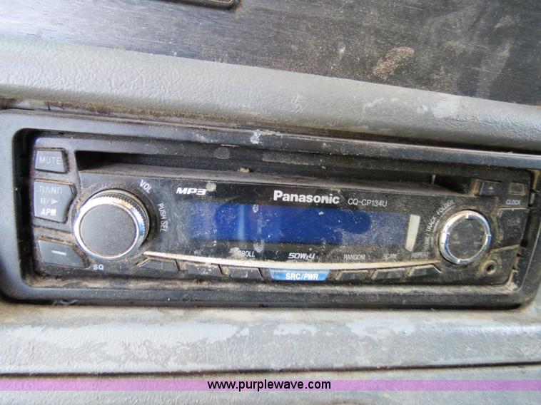 image for item B2300 2006 Freightliner Columbia semi truck