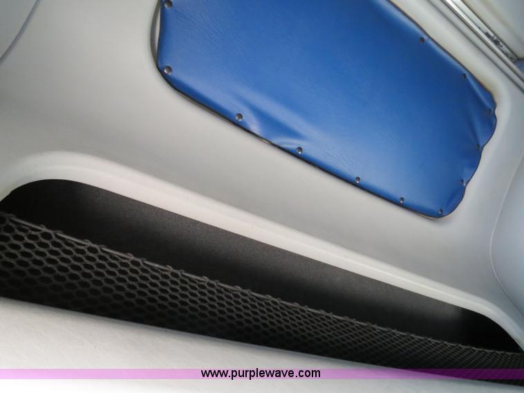 image for item B2300 2006 Freightliner Columbia semi truck