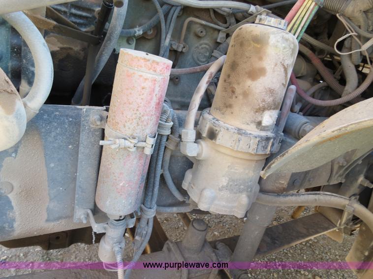 image for item B2300 2006 Freightliner Columbia semi truck