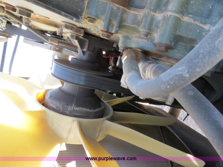 image for item B2300 2006 Freightliner Columbia semi truck