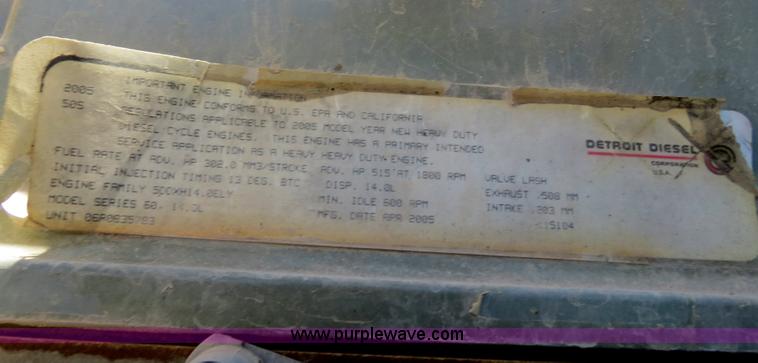 image for item B2300 2006 Freightliner Columbia semi truck