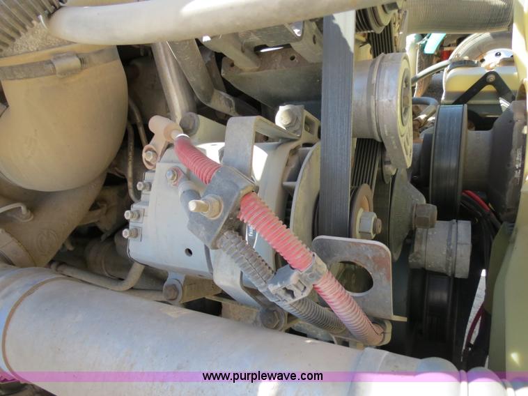 image for item B2300 2006 Freightliner Columbia semi truck