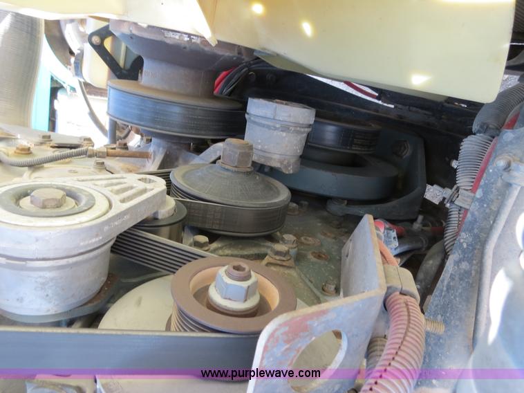 image for item B2300 2006 Freightliner Columbia semi truck