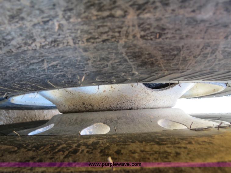 image for item B2300 2006 Freightliner Columbia semi truck