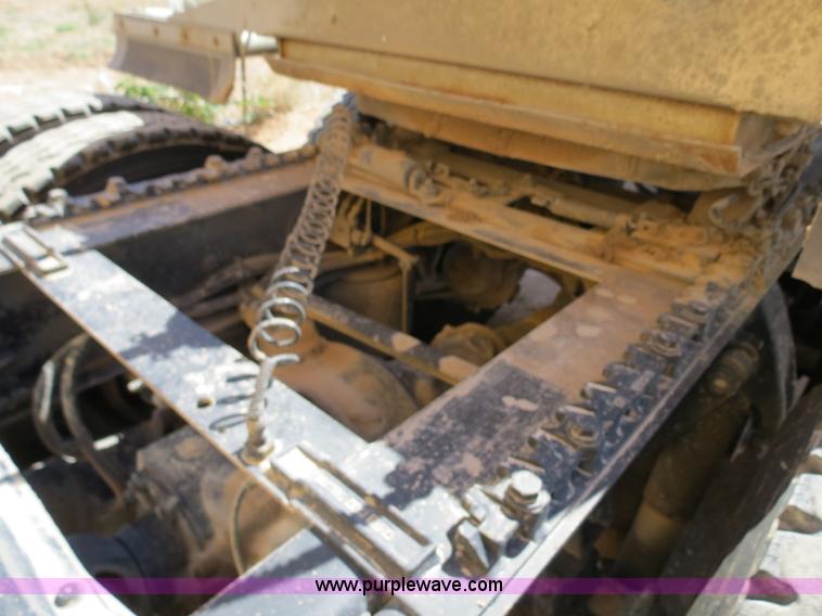 image for item B2300 2006 Freightliner Columbia semi truck