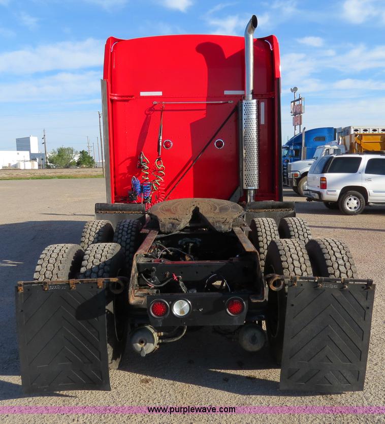 image for item B2310 2003 Kenworth T600 semi truck