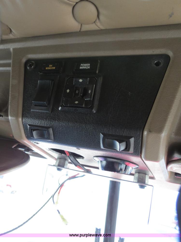 image for item B2310 2003 Kenworth T600 semi truck