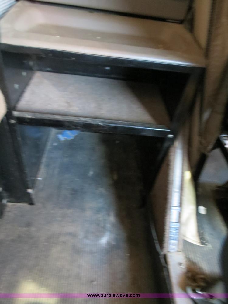 image for item B2310 2003 Kenworth T600 semi truck