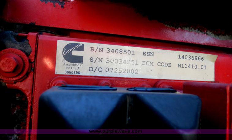 image for item B2310 2003 Kenworth T600 semi truck