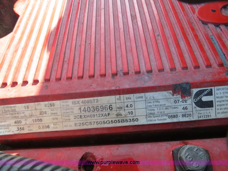 image for item B2310 2003 Kenworth T600 semi truck