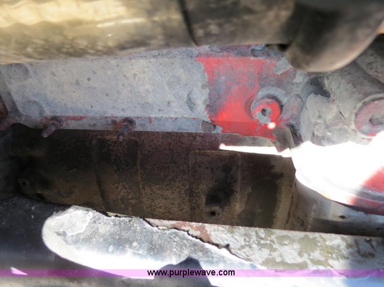 image for item B2310 2003 Kenworth T600 semi truck