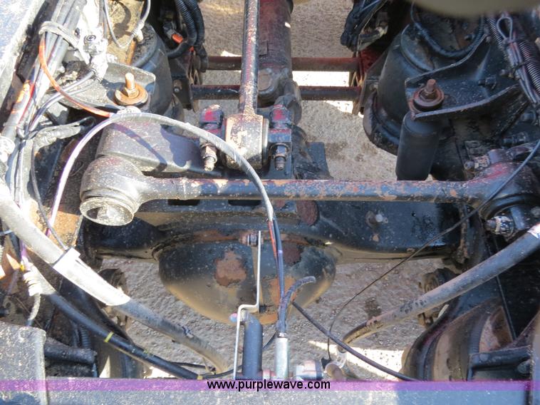 image for item B2310 2003 Kenworth T600 semi truck