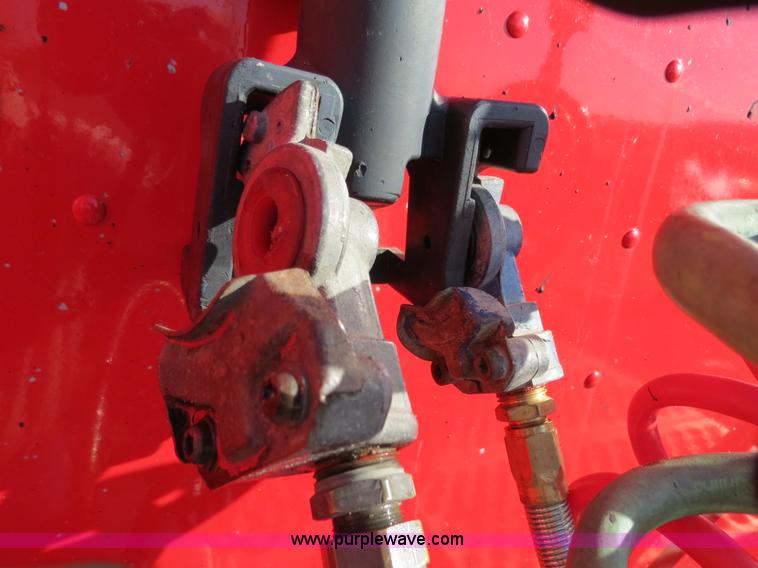 image for item B2310 2003 Kenworth T600 semi truck