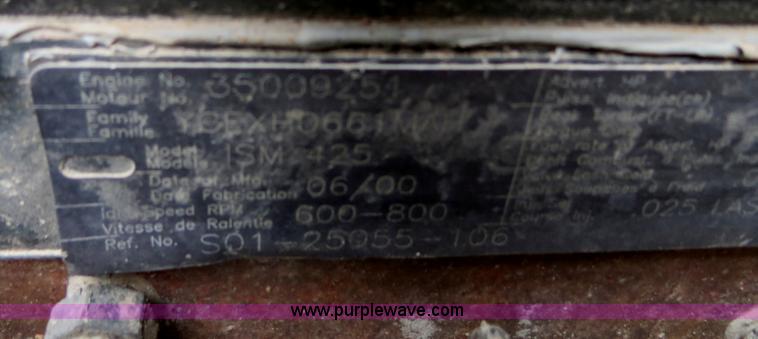 image for item B2316 2001 Freightliner FLD120 semi truck