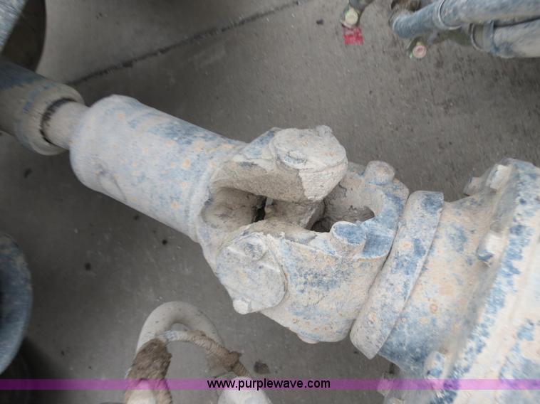 image for item B2316 2001 Freightliner FLD120 semi truck