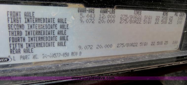 image for item B2317 2001 Freightliner FLD120 semi truck