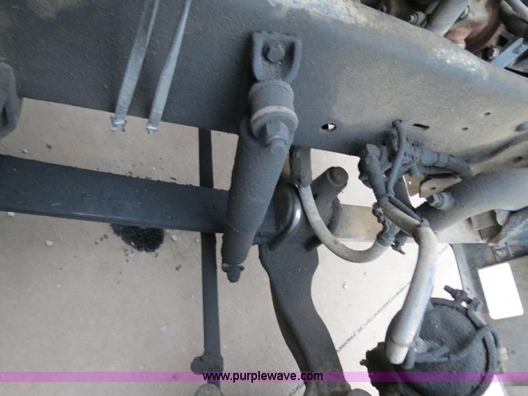 image for item B2317 2001 Freightliner FLD120 semi truck