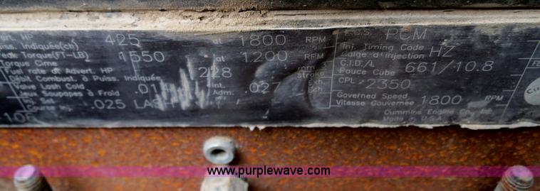 image for item B2317 2001 Freightliner FLD120 semi truck