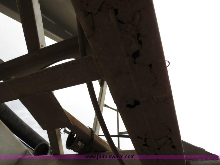 image for item B2352 1974 Fruehauf aluminum pneumatic dry bulk trailer