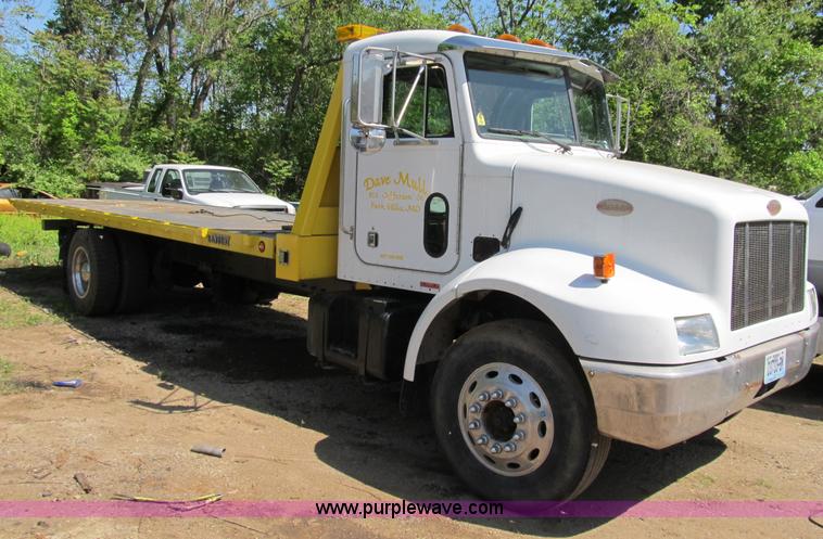 image for item B2691 1997 Peterbilt 330 roll back truck